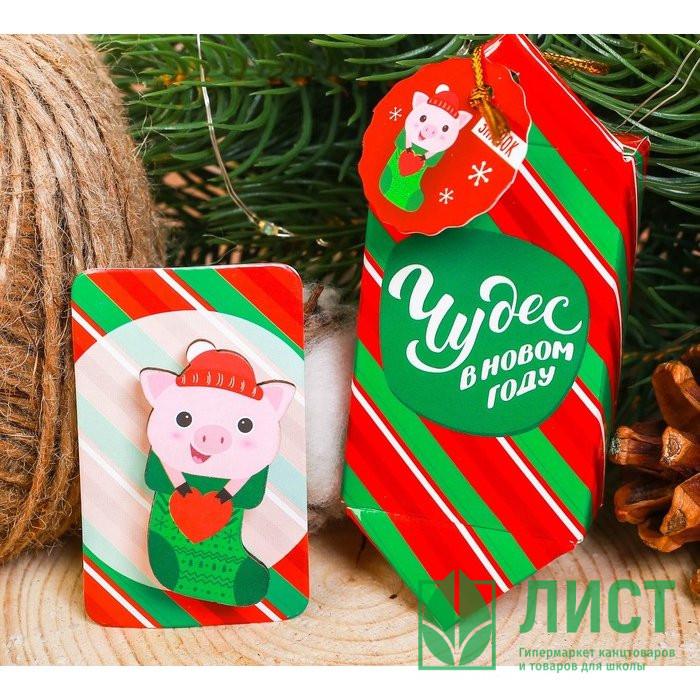 Значок карнавальный "Свинка в носочке" 3,5*4см арт.3392257